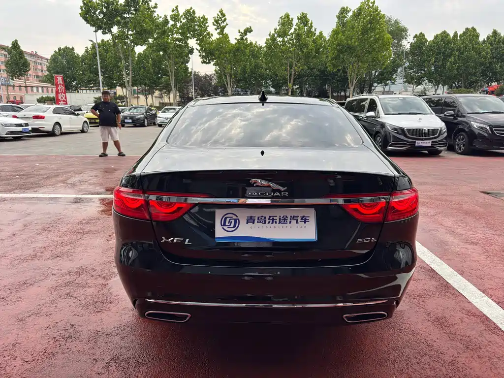 Jaguar XFL — миниатюра 5