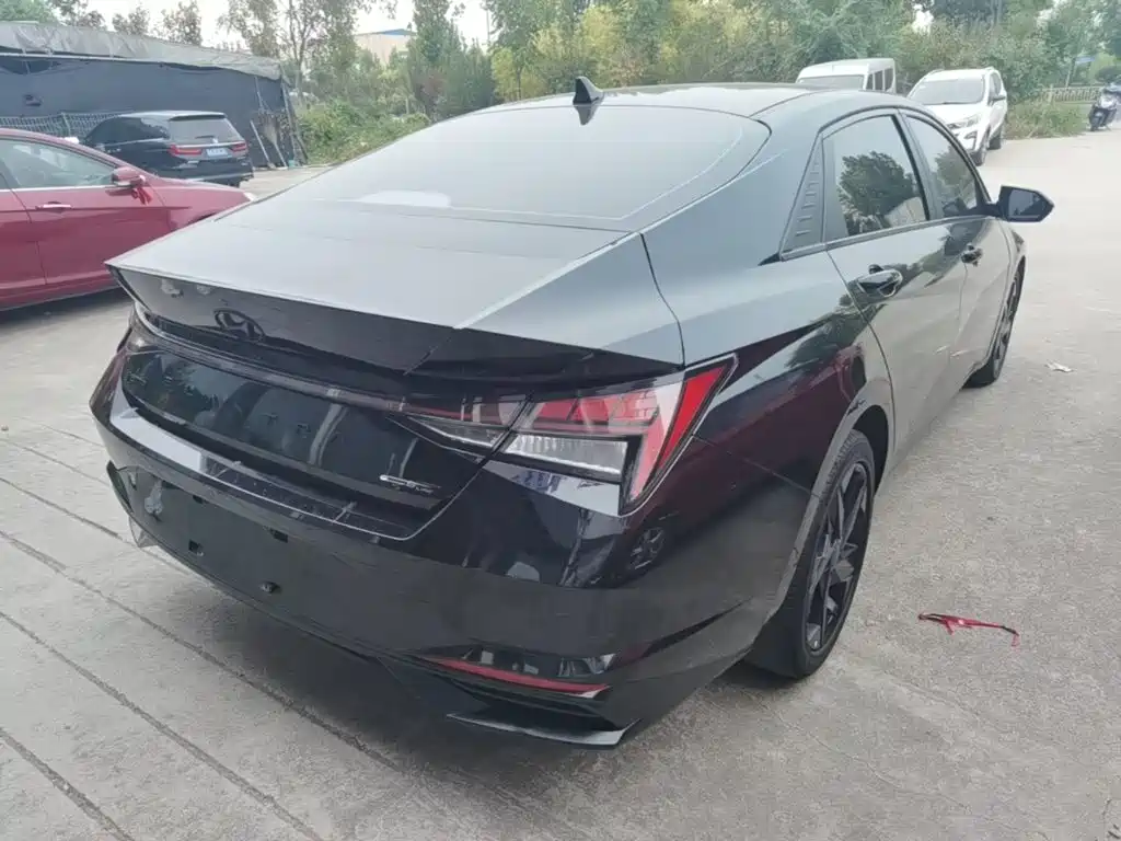 Hyundai Elantra — миниатюра 7