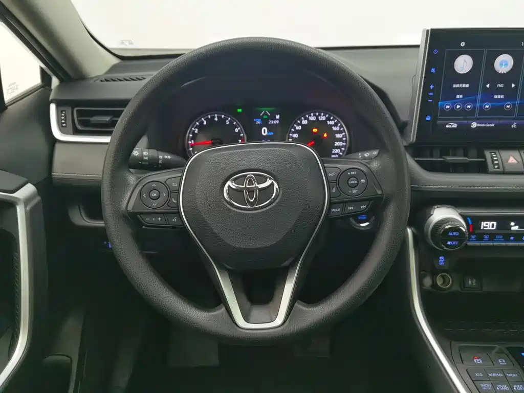 Toyota Wildlander — миниатюра 11