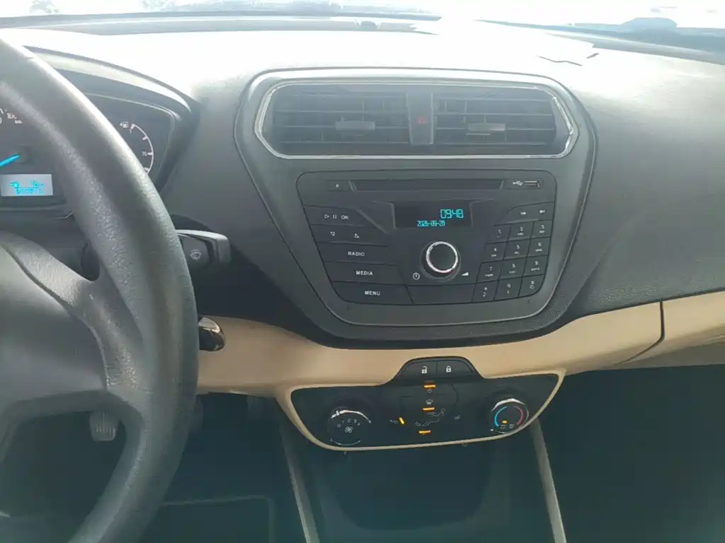 Ford Escort — миниатюра 13