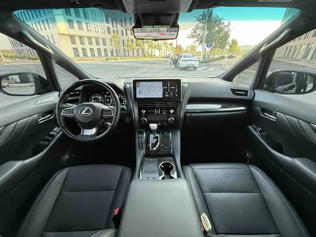 Lexus LM — миниатюра 9