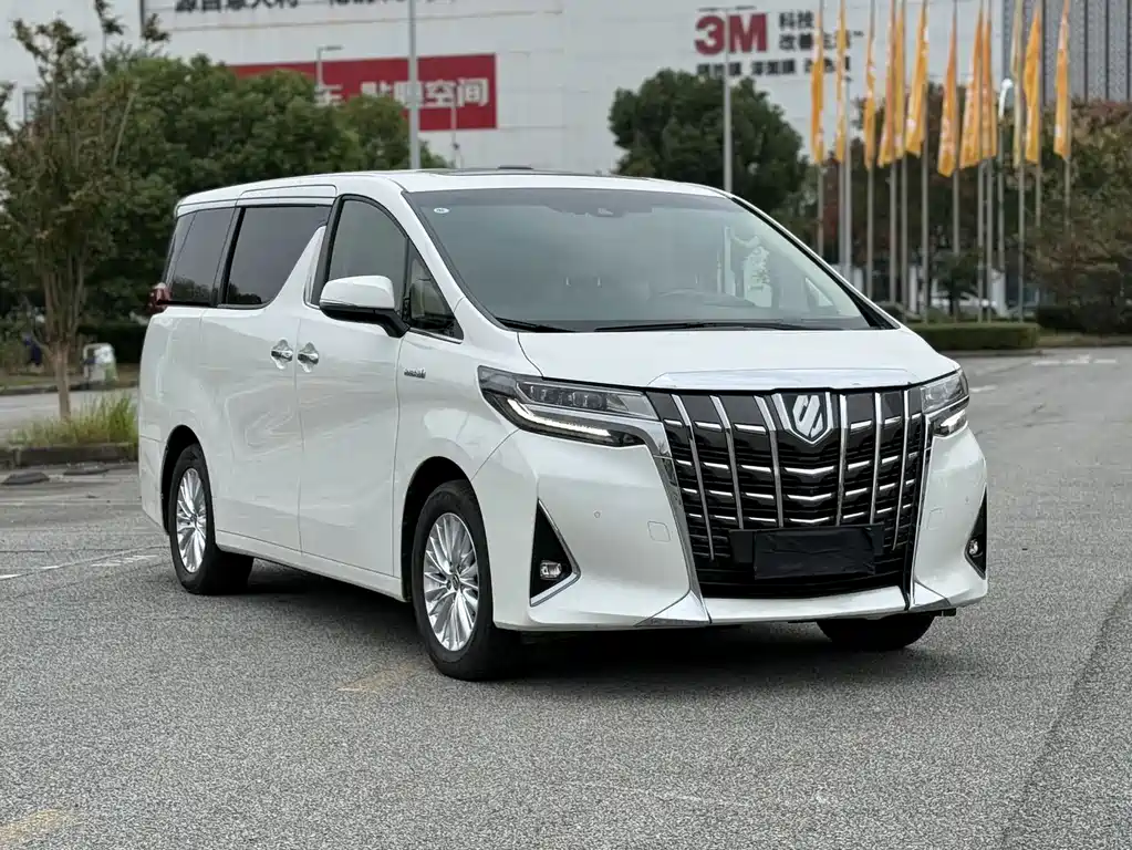 Toyota Alphard — миниатюра 4