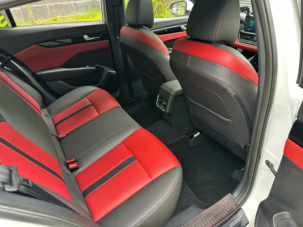 Dongfeng Aeolus Yixuan Max MAX 2021 1.5T