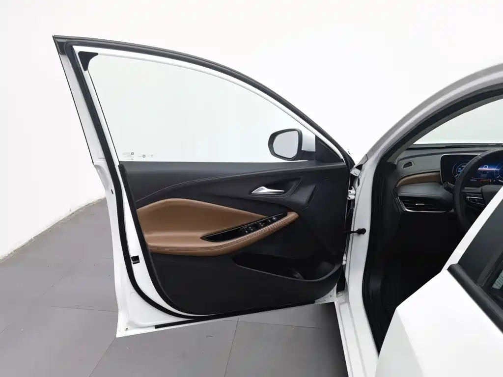 Buick Verano — миниатюра 8