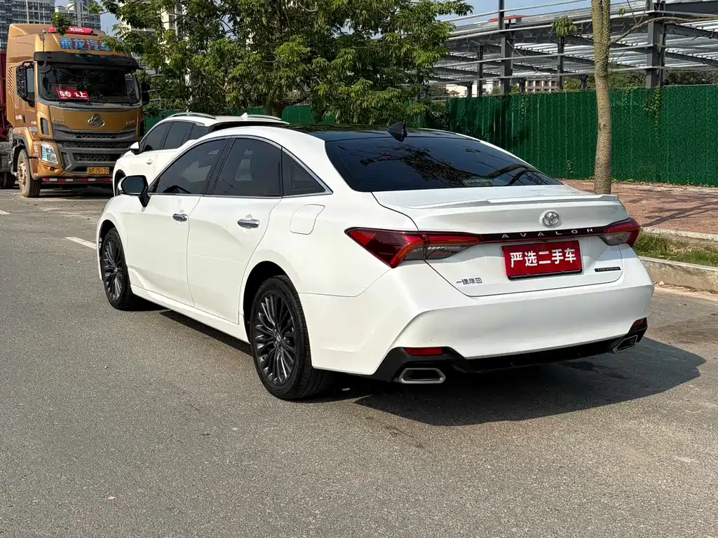 Toyota Avalon — миниатюра 10