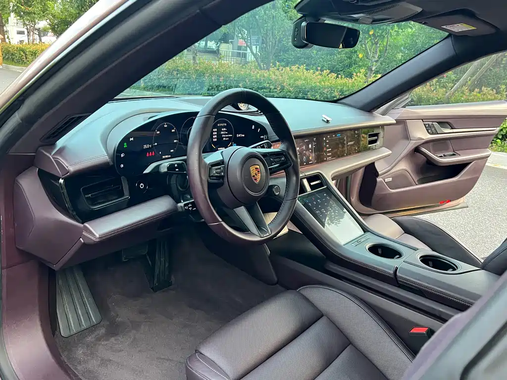Porsche Taycan — миниатюра 8