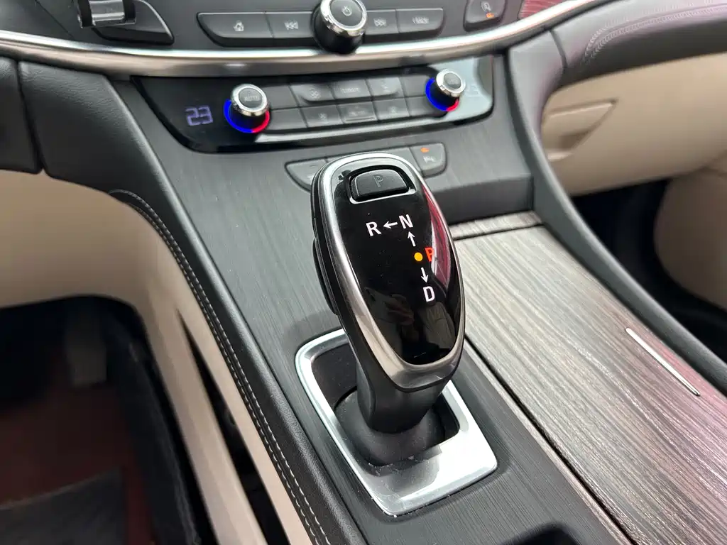 Buick LaCrosse — миниатюра 13