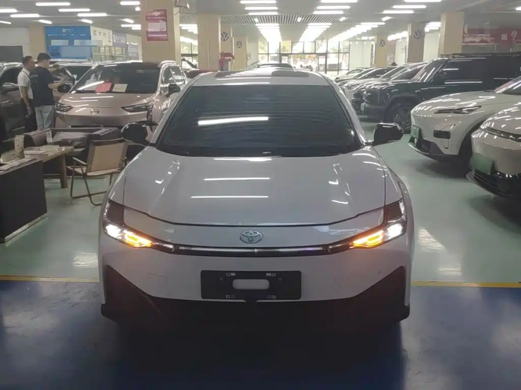 Toyota bZ3 — миниатюра 3