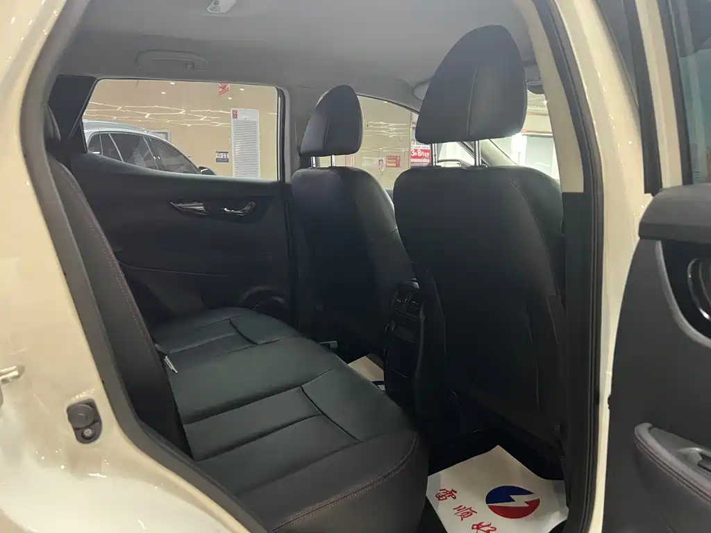 Nissan Qashqai — миниатюра 4