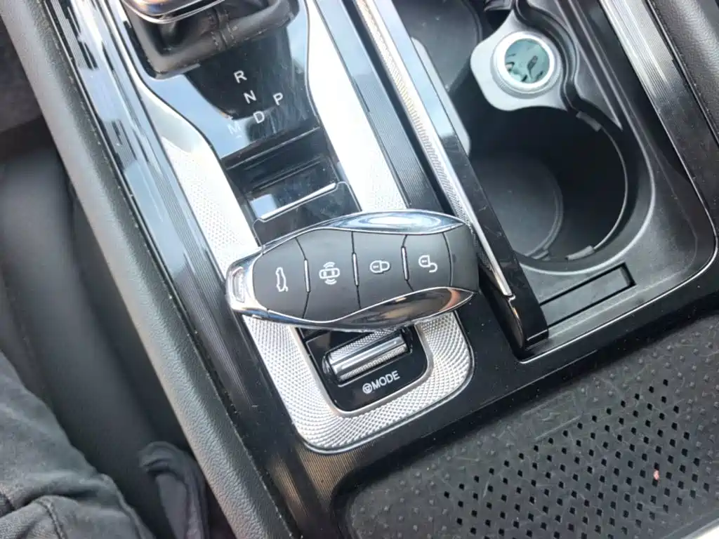 Hongqi Hongqi H5 — миниатюра 9