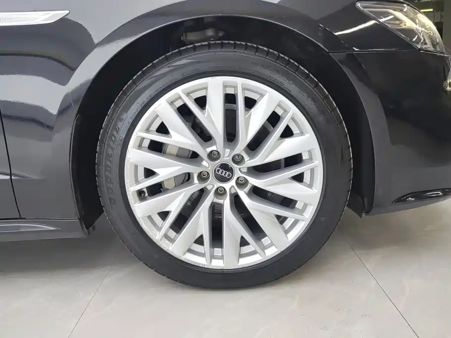Audi A7L — миниатюра 6