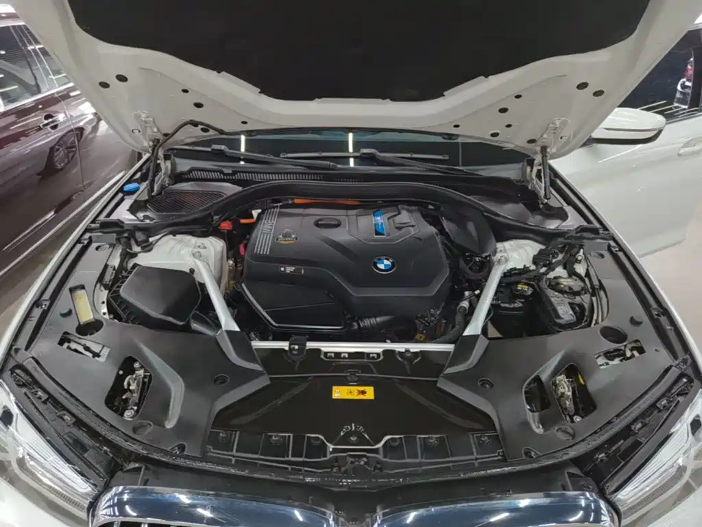 BMW 5 Series New Energy — миниатюра 20