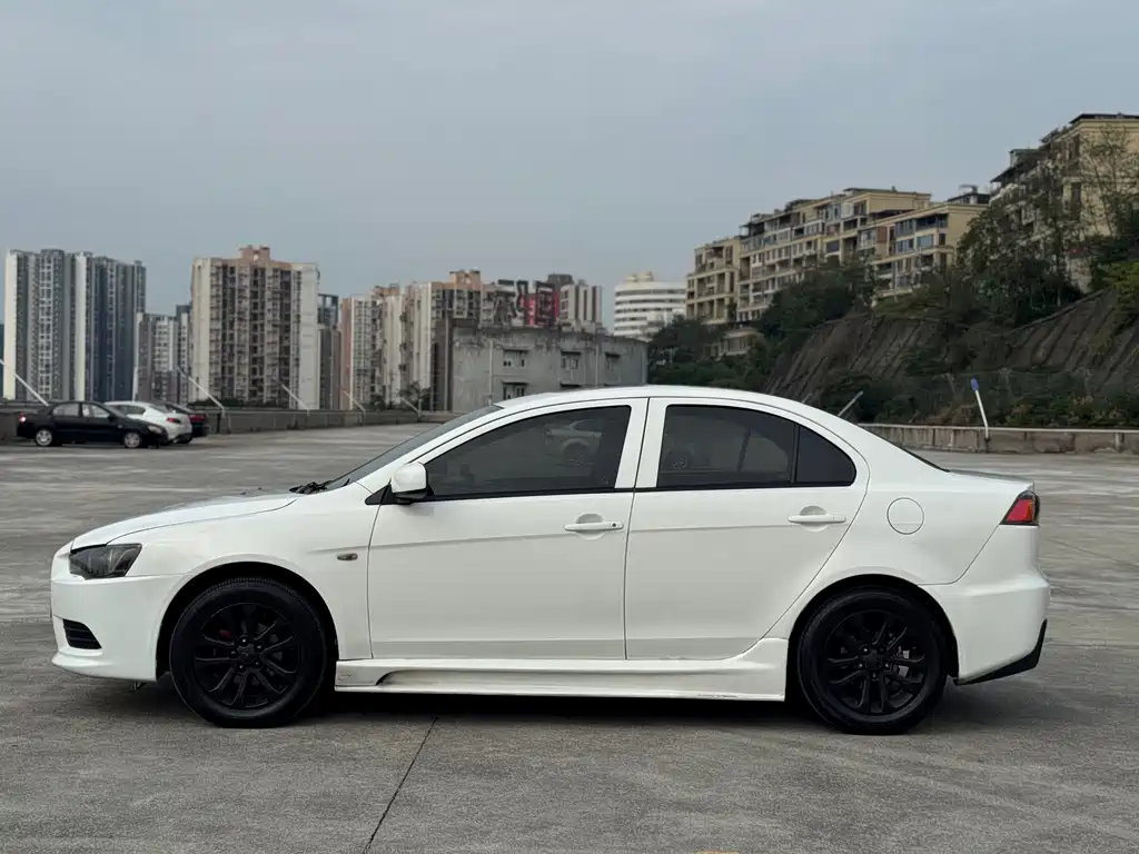 Mitsubishi Lancer EX — миниатюра 3