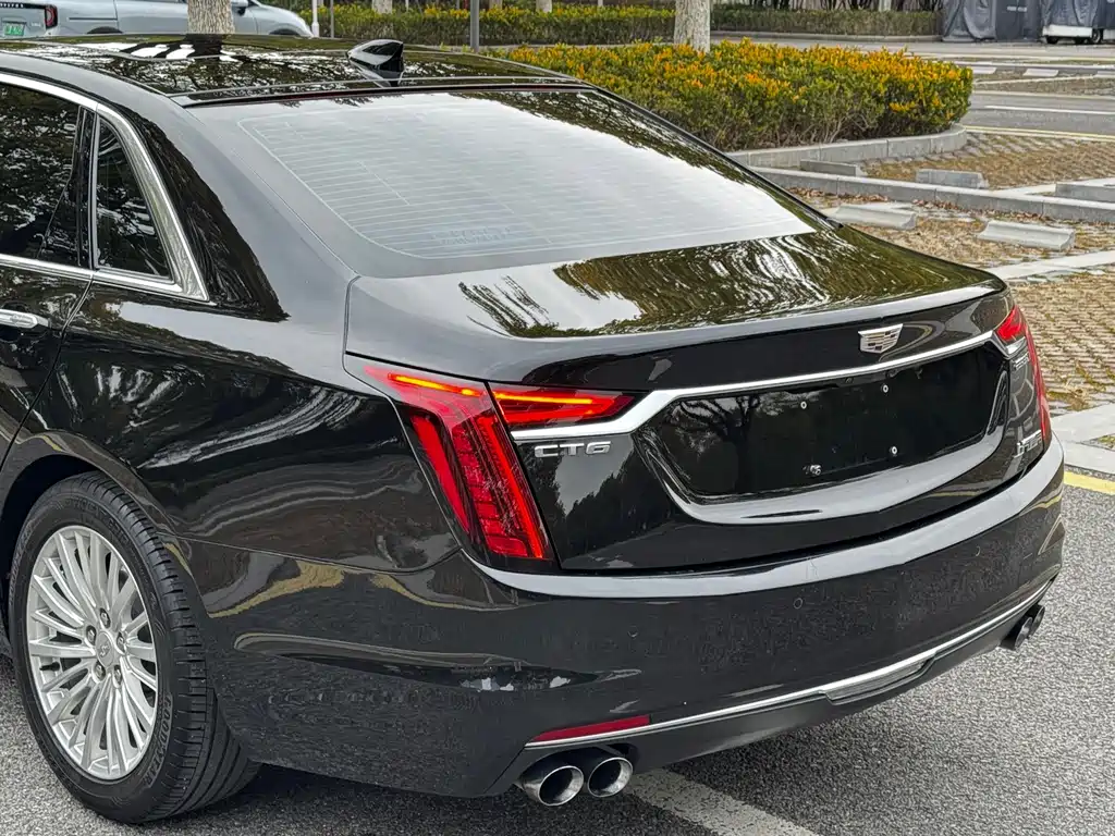 CADILLAC CT6