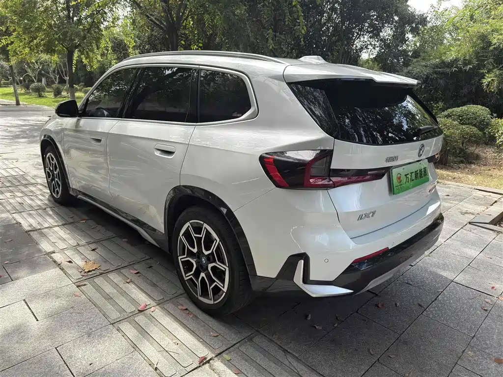 BMW iX1 — миниатюра 18