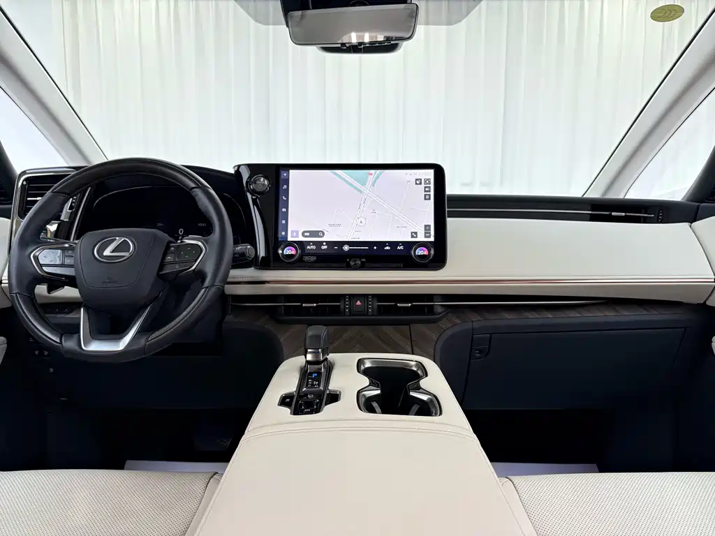 Lexus LM — миниатюра 8