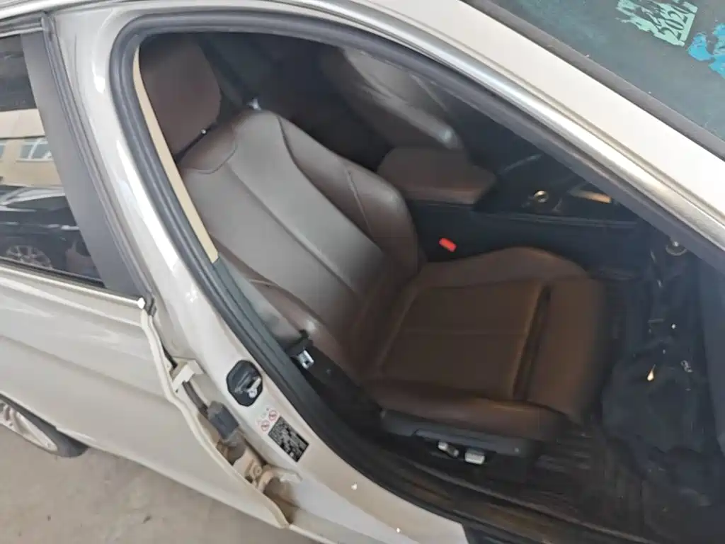 BMW 3 Series — миниатюра 25
