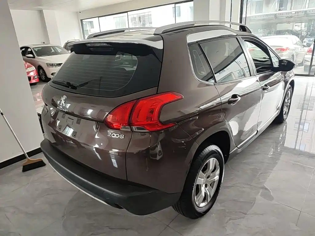Peugeot 2008 — миниатюра 7