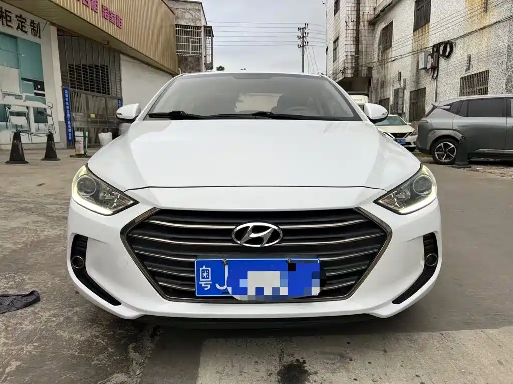 Hyundai Elantra — миниатюра 2