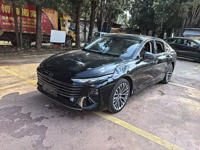 2025 Bestune B70