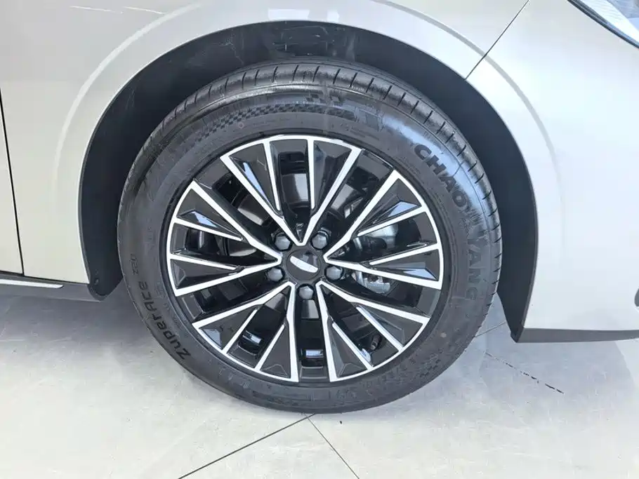 Geely Emgrand — миниатюра 6