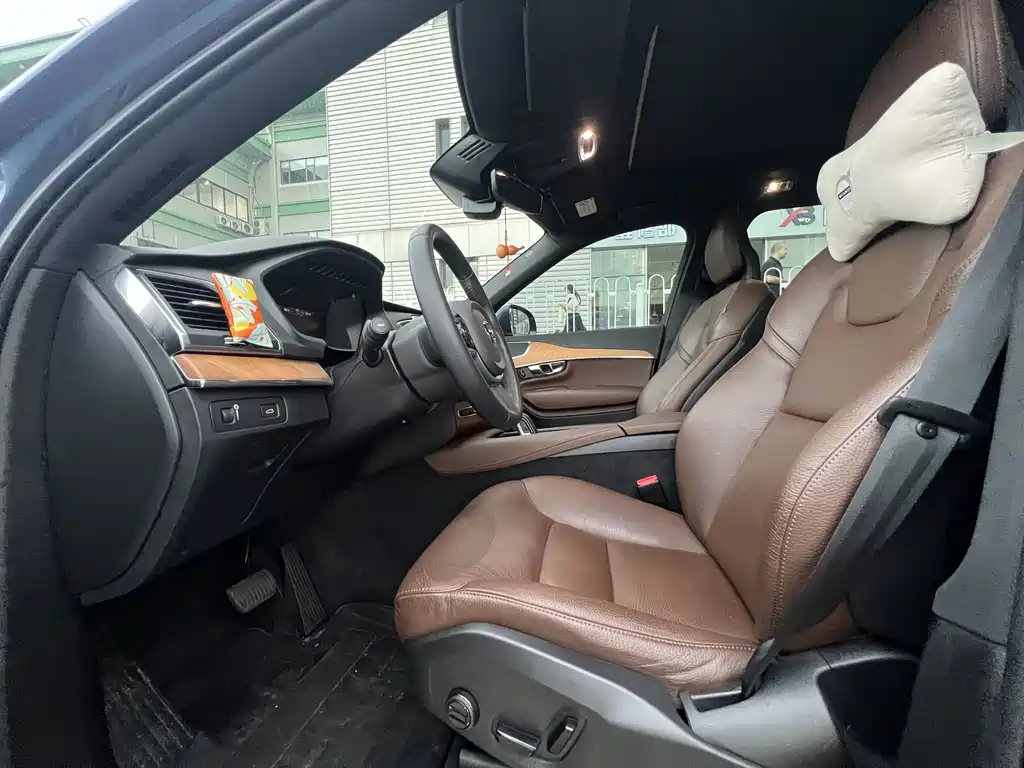 Volvo XC90 2021 B5 Luxury 5 мест