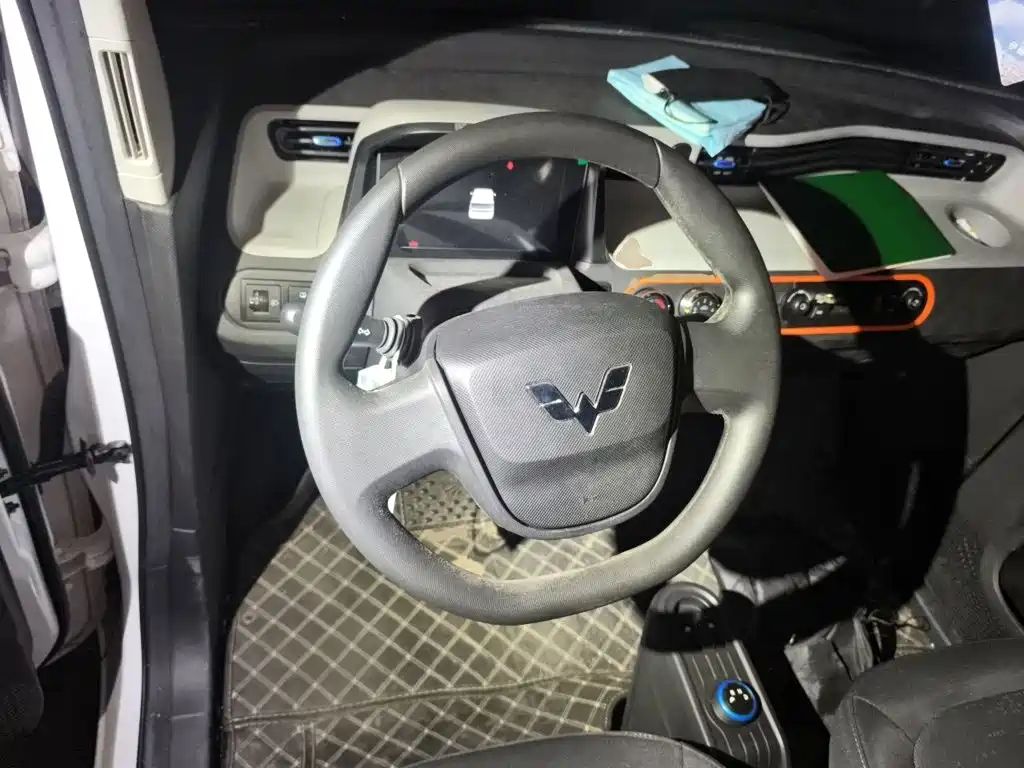 Wuling MINIEV — миниатюра 11