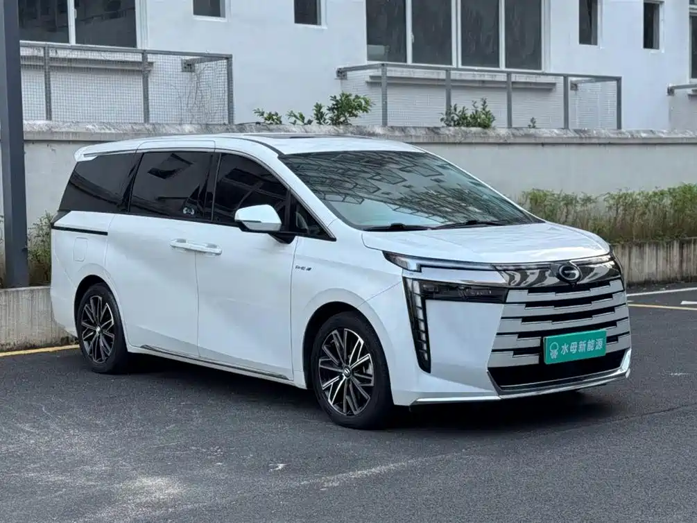 GAC Motor Trumpchi E8 PHEV — миниатюра 10