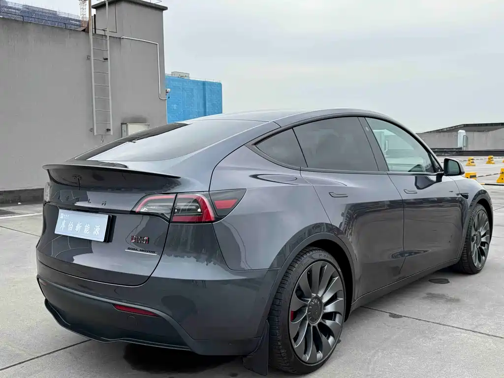 TESLA MODEL Y