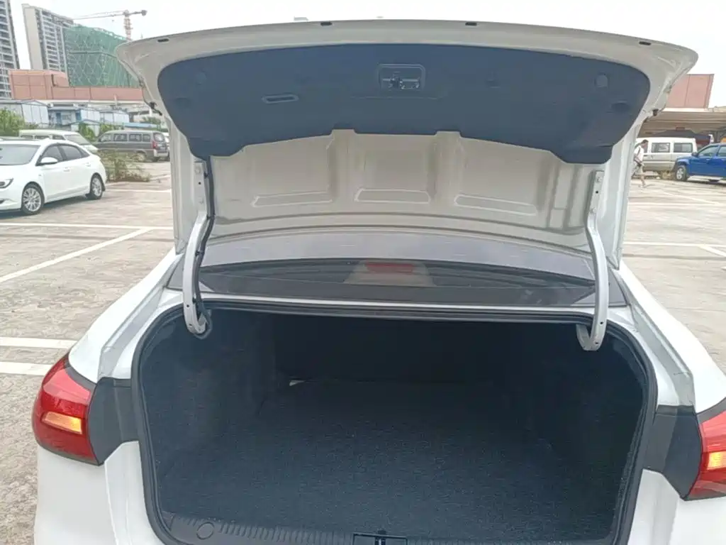 Roewe 360 — миниатюра 19
