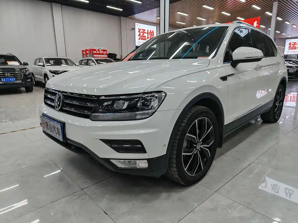 VOLKSWAGEN TIGUAN L