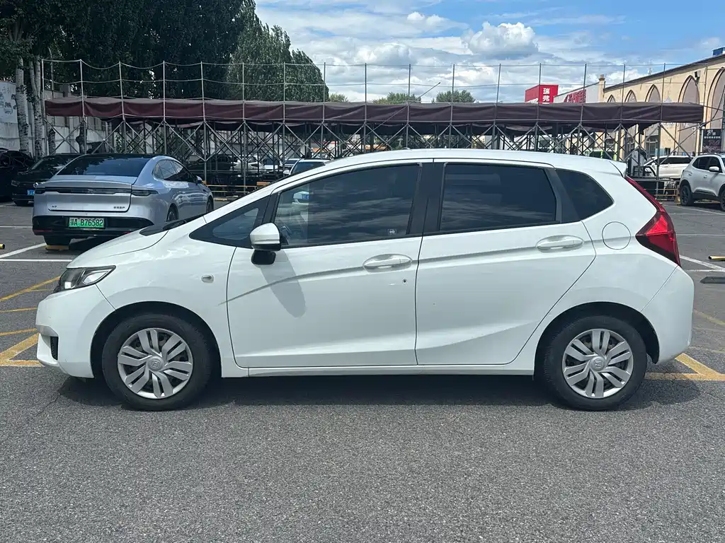 Honda Fit — миниатюра 7