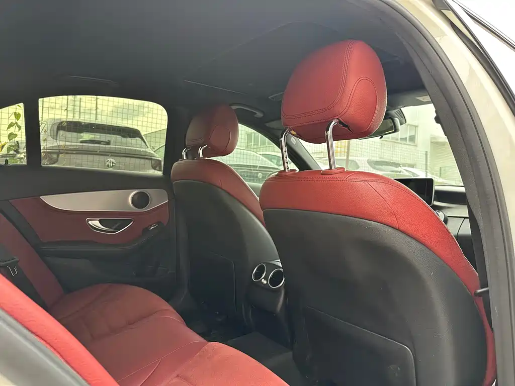 Mercedes-Benz C-Class — миниатюра 13