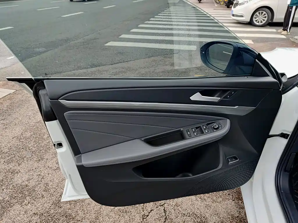 Volkswagen Lamando — миниатюра 6
