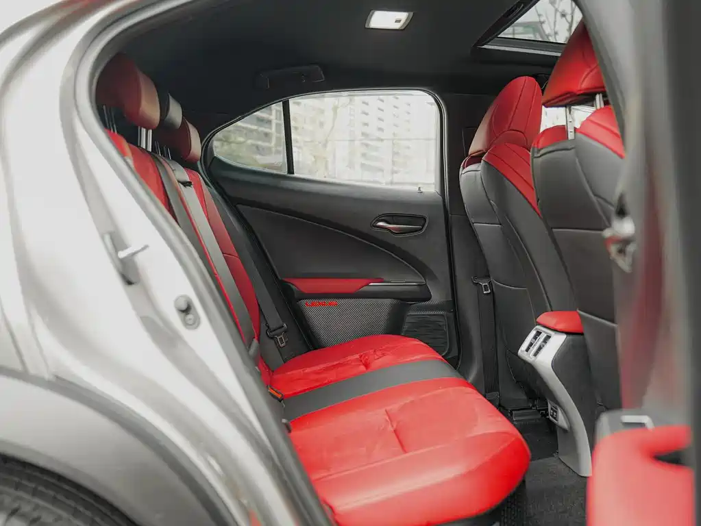 Lexus UX — миниатюра 15