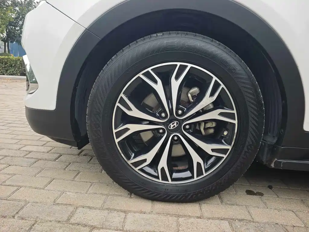 Hyundai Santa Fe — миниатюра 14