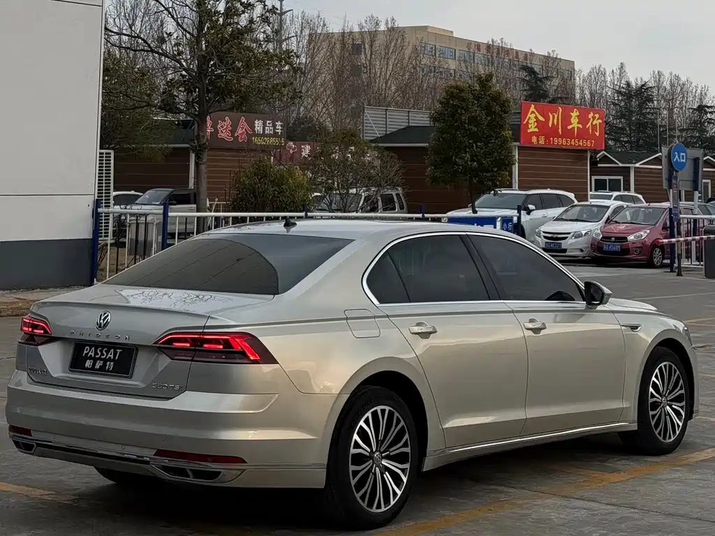 Volkswagen Phideon — миниатюра 6