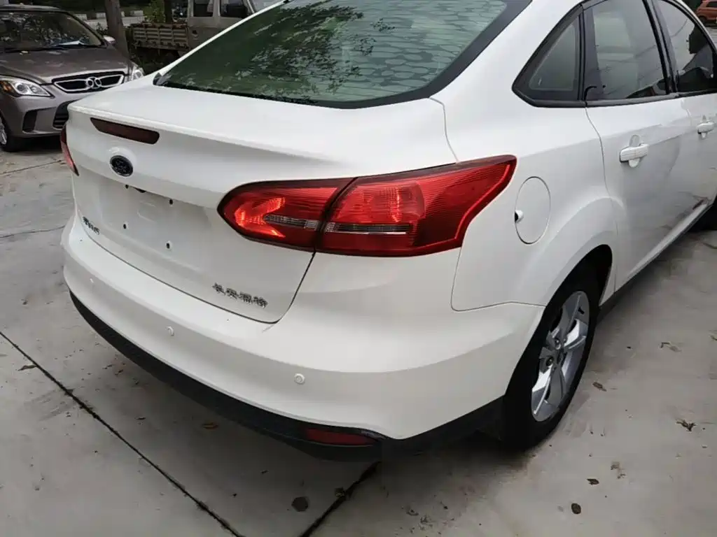 Ford Focus — миниатюра 8