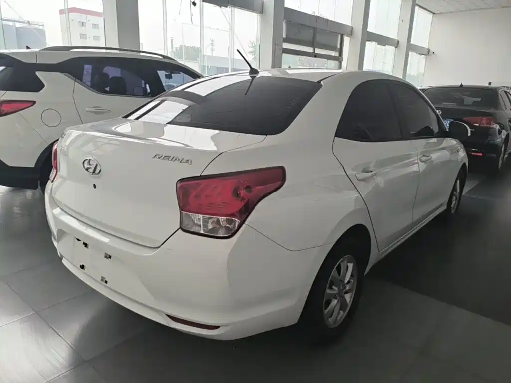 Hyundai Verna — миниатюра 7
