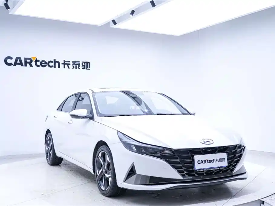 Hyundai Elantra 2023