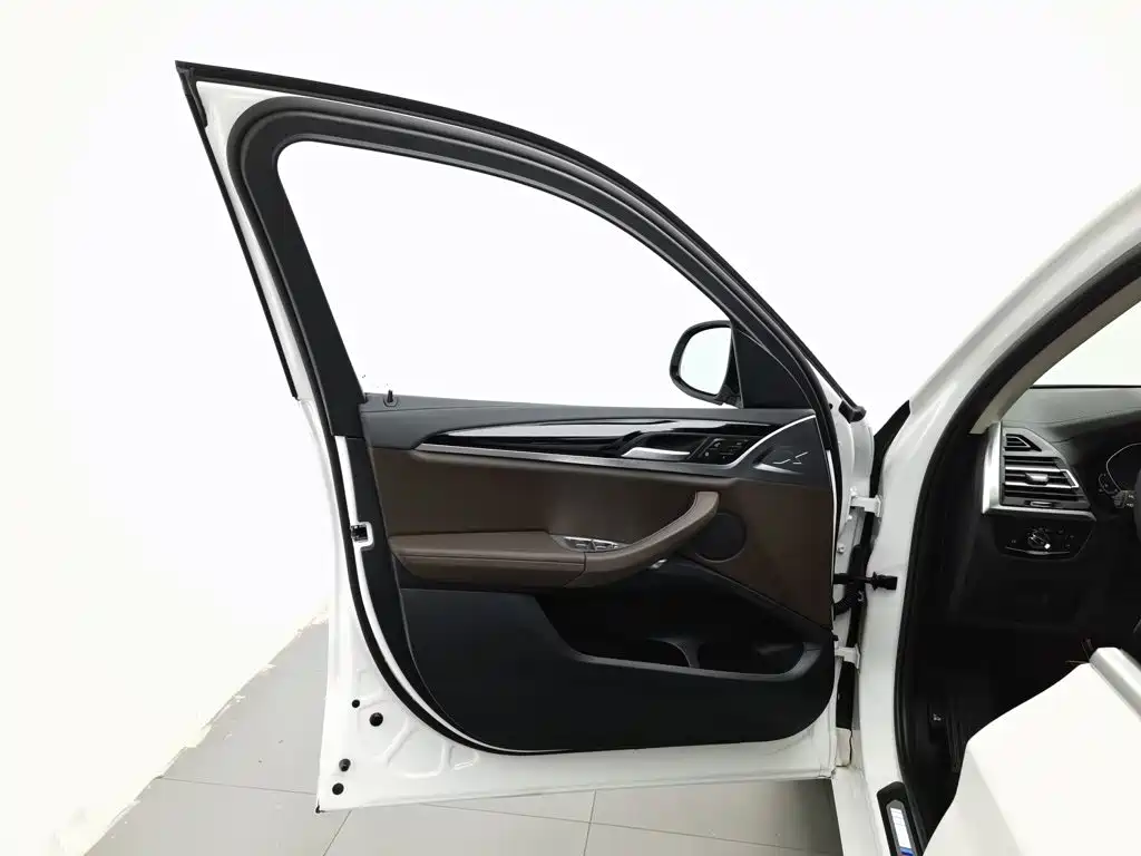 BMW X3 — миниатюра 8