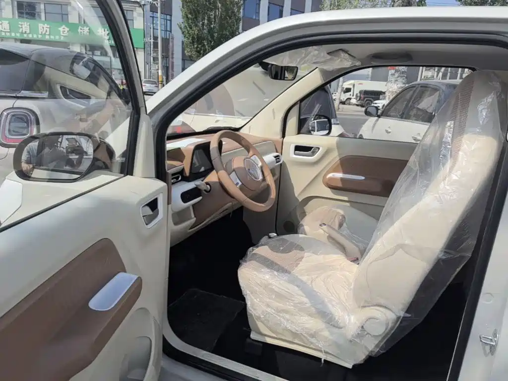 Wuling MINIEV — миниатюра 16