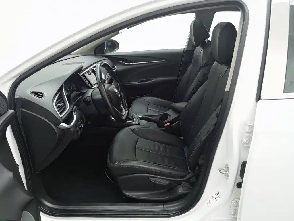 Buick Excelle — миниатюра 10