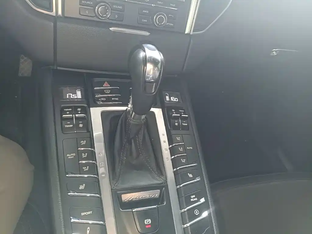 Porsche Macan — миниатюра 14