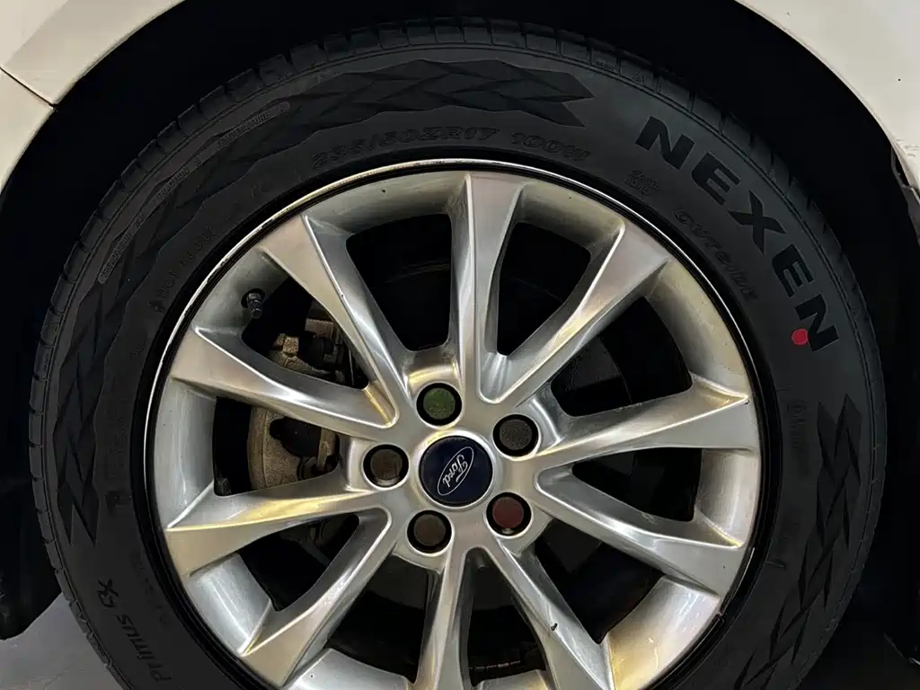 Ford Mondeo — миниатюра 12