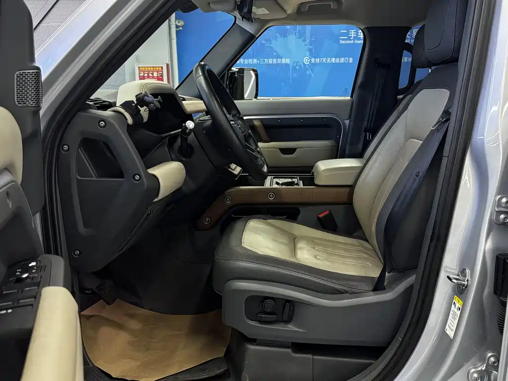 LAND ROVER  DEFENDER