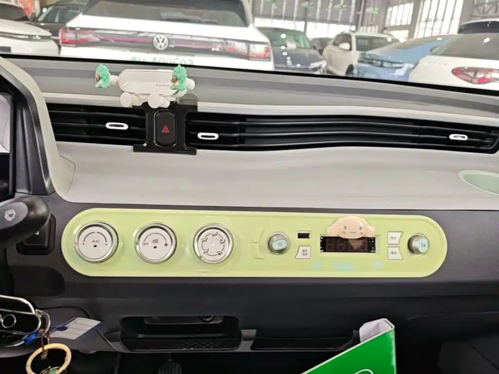 Wuling MINIEV — миниатюра 13