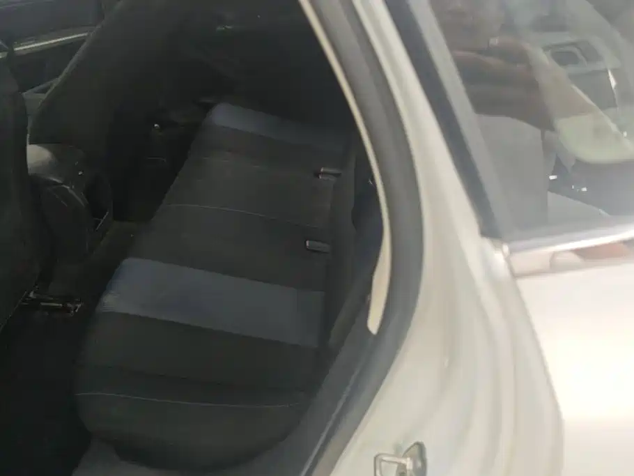 Peugeot 308 — миниатюра 11