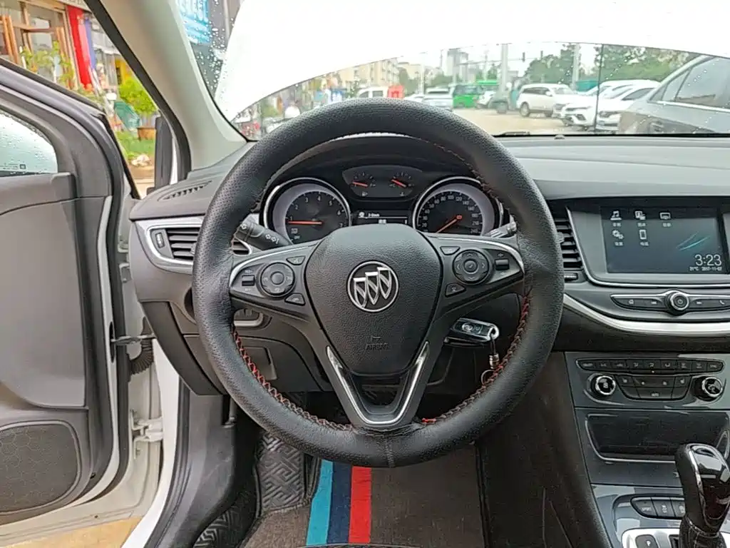 Buick Verano — миниатюра 11