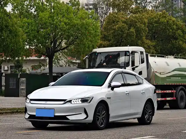 2023 BYD Qin